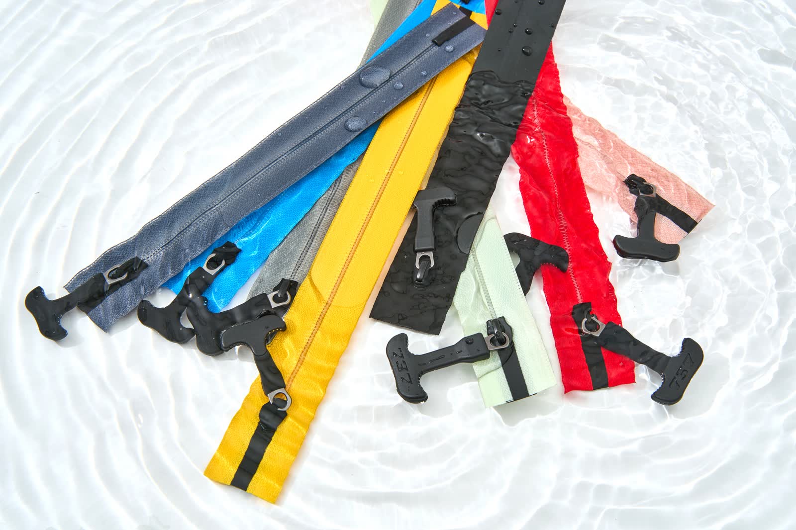 Own Factory vs Trading Company: Who Should You Buy Waterproof and Airtight Zippers From?